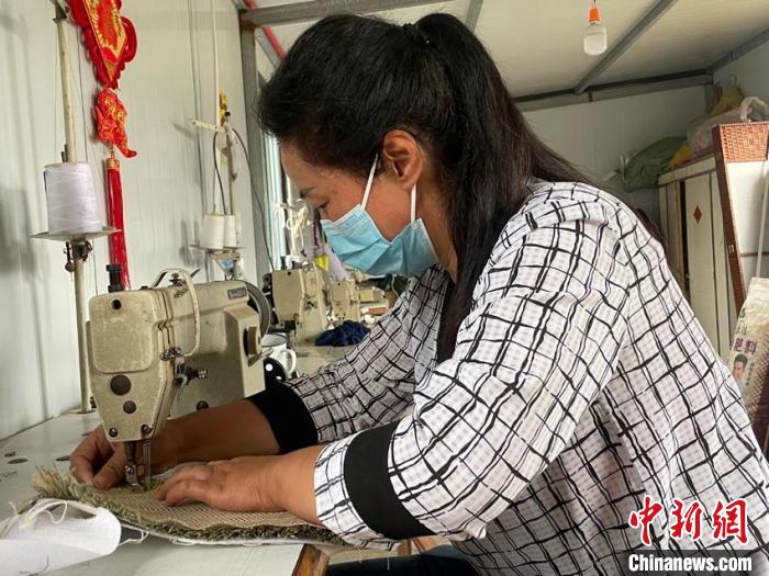 (人民幸福生活)吉林鄉(xiāng)村“巧姐團(tuán)”編出富裕生活