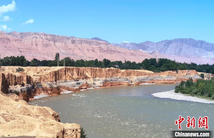 圖為黃河河曲?！埡ｖ?攝