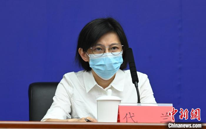 成都市經(jīng)信局總工程師代蘭?！“苍?攝