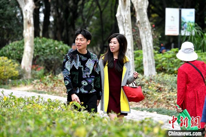 圖為3月15日，張家豪(左)與林佳臻在福建福州金山公園游玩。 <a target='_blank' href='/'><p  align=