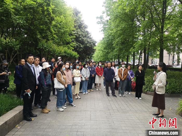 活動(dòng)現(xiàn)場(chǎng)?！》队畋?攝