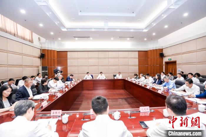 浙江召開統(tǒng)一戰(zhàn)線“凝心鑄魂強(qiáng)根基、團(tuán)結(jié)奮進(jìn)新征程”主題教育動員會