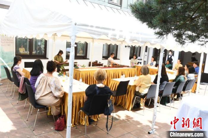 圖為活動現(xiàn)場?！“亓种袊幕行墓﹫D。