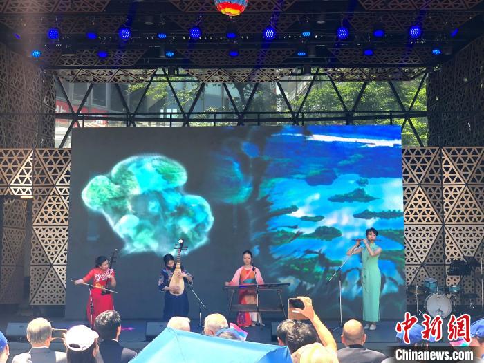 開幕式上舞臺展演之一《水龍吟》?！≈袊v東京旅游辦事處供圖