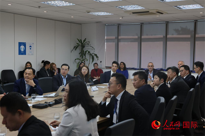 與會代表參與座談交流。人民網(wǎng)記者 時(shí)元皓攝