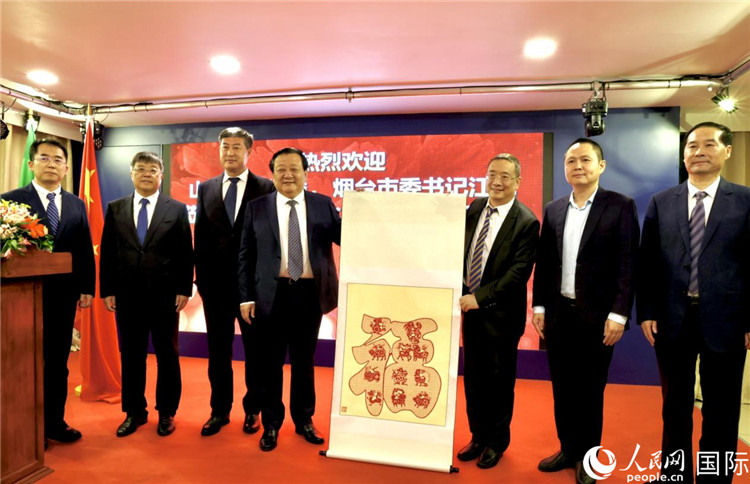 參加座談會的主要嘉賓合影留念。人民網(wǎng)記者宋亦然攝