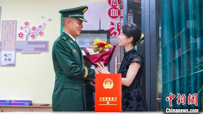 軍功章有你的一半?！堦愑?攝