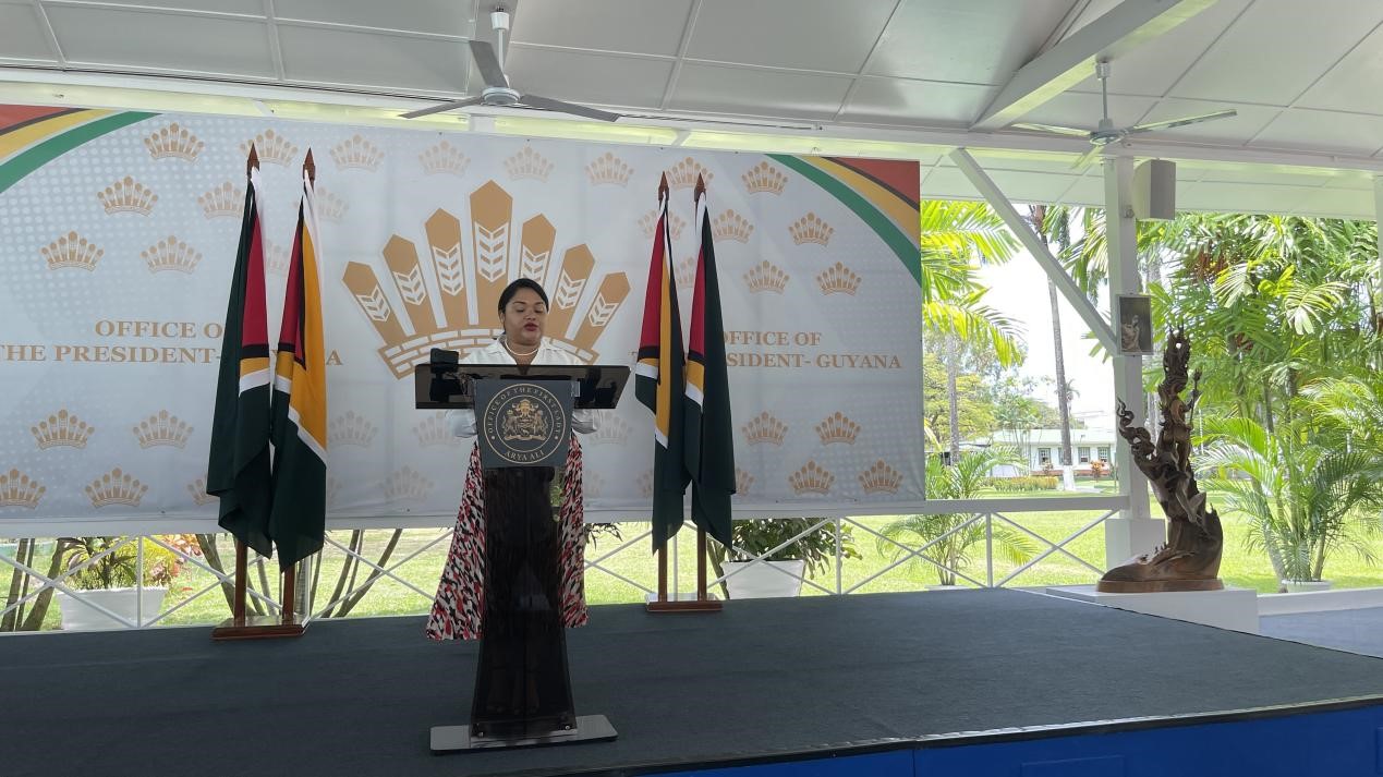 圭亞那第一夫人阿爾雅·阿里發(fā)表致辭。第18期援圭亞那醫(yī)療隊(duì)供圖