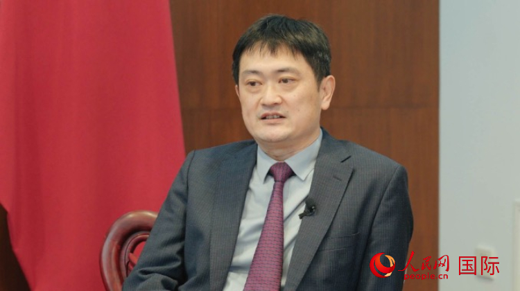 中國(guó)駐阿根廷使館代辦孫怡接受人民網(wǎng)專訪。人民網(wǎng)記者 張若涵攝