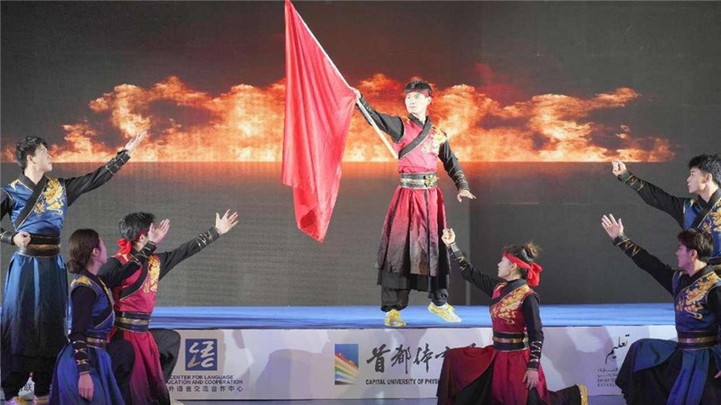 圖為“華夏風(fēng) 功夫情”演出場(chǎng)景，中國(guó)駐阿聯(lián)酋大使館供圖