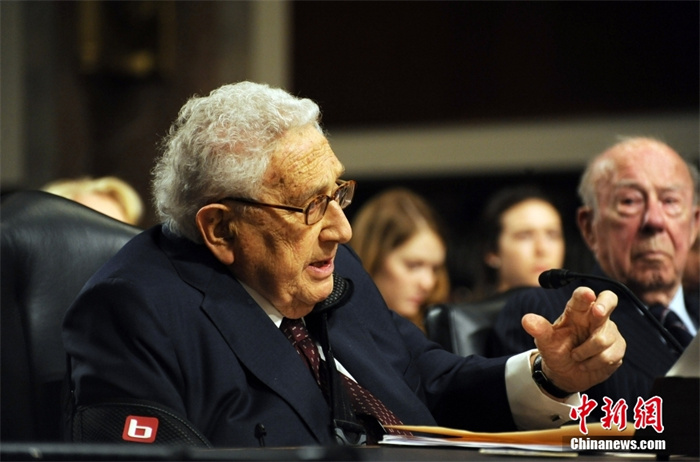 基辛格當(dāng)?shù)貢r(shí)間2015年1月29日在華盛頓出席國會聽證會時(shí)闡述了他對中國崛起的看法。<a target='_blank' href='/' _fcksavedurl='/'><p  align=