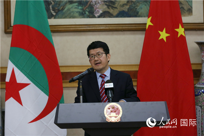 李健在招待會(huì)上致辭。人民網(wǎng)記者 郝瑞敏攝