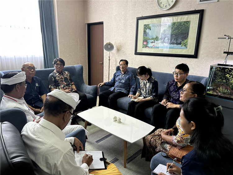 會談現(xiàn)場。巴陵康孔子學(xué)院供圖