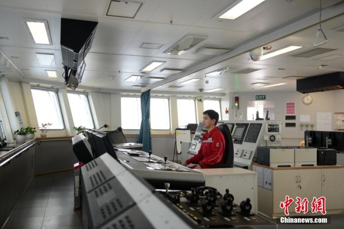 海上鉆井平臺(tái)中控室。<a target='_blank' href='/' _fcksavedurl='/' ><p  align=