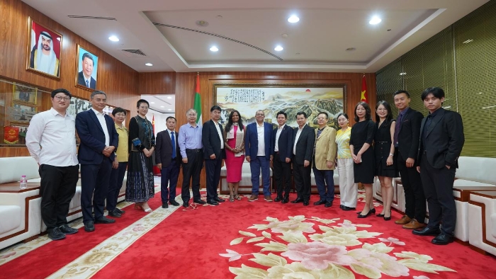 與會代表合影。阿聯(lián)酋中國和平統(tǒng)一促進會供圖