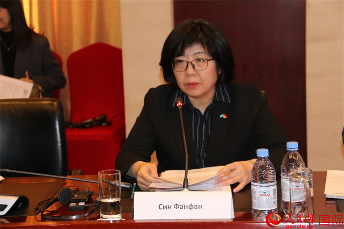 中國駐哈薩克斯坦大使館公使銜參贊邢芳芳致辭。人民網(wǎng)記者 李強(qiáng)攝