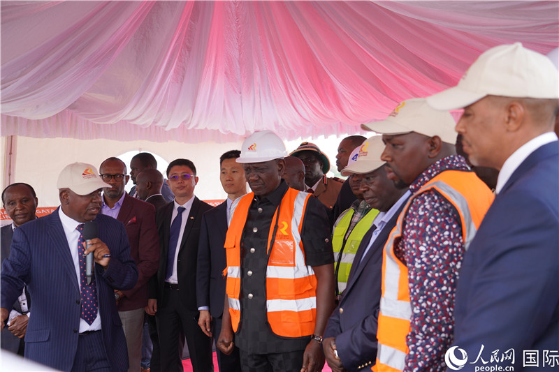 開工儀式現(xiàn)場。人民網(wǎng)記者 黃煒鑫攝