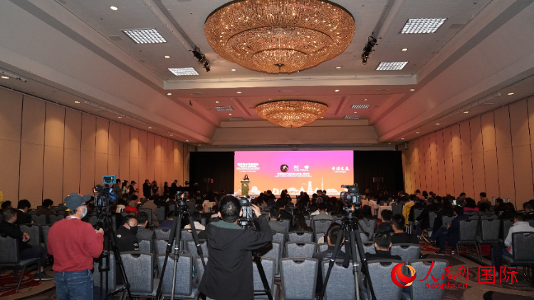 “中國(guó)之夜暨消費(fèi)電子發(fā)展論壇”現(xiàn)場(chǎng)。人民網(wǎng)記者 鄧圩攝