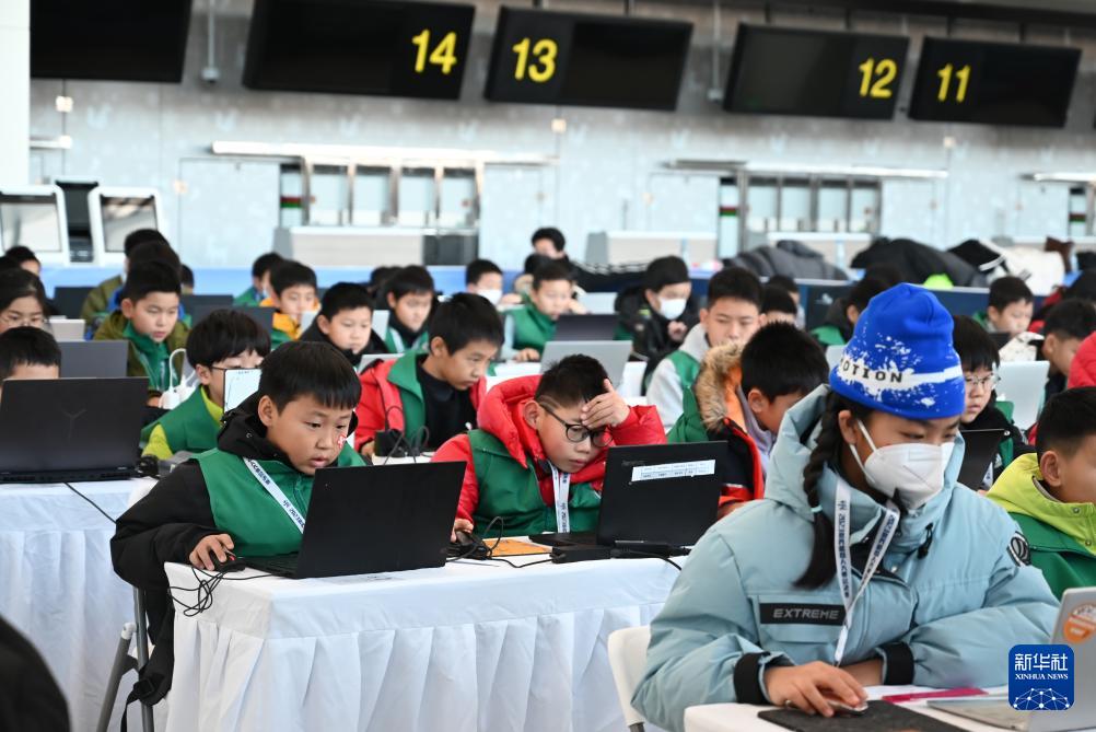 1月26日，選手們在比賽中。新華社記者 宋心平 攝