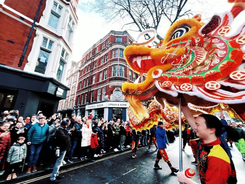 倫敦新春慶典現(xiàn)場。人民網(wǎng) 郭錦標、楊浩鵬攝