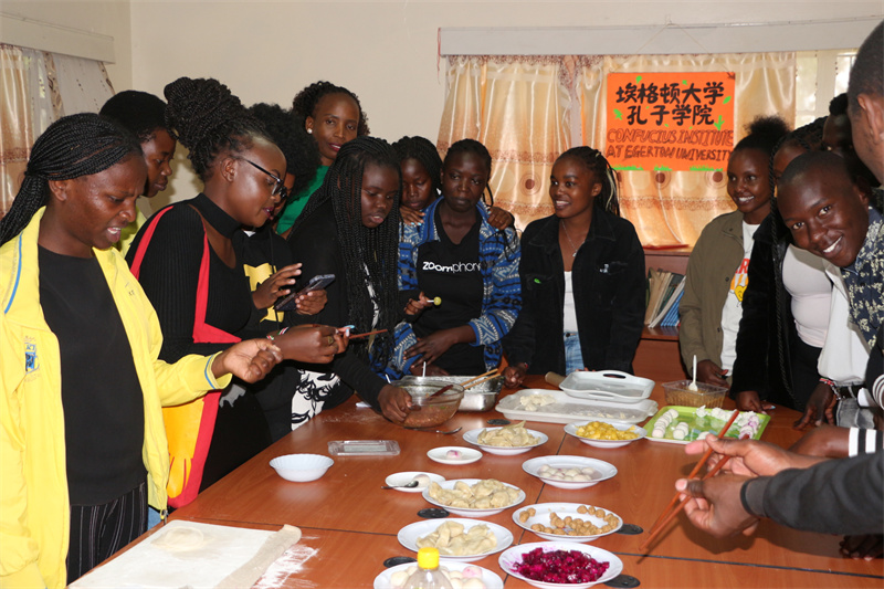 活動現(xiàn)場?？夏醽啺８耦D大學孔子學院供圖