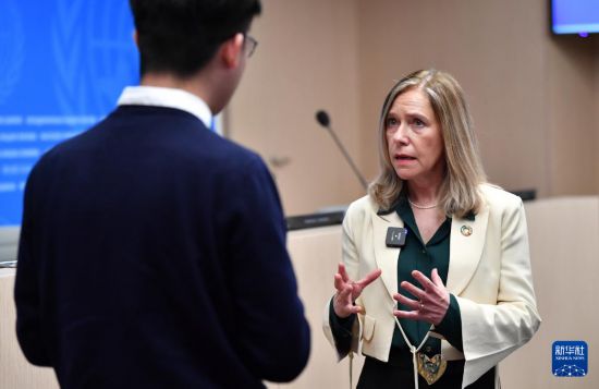 3月19日，在瑞士日內(nèi)瓦，世界氣象組織秘書(shū)長(zhǎng)塞萊絲特·紹洛接受新華社記者專(zhuān)訪。新華社記者 連漪 攝