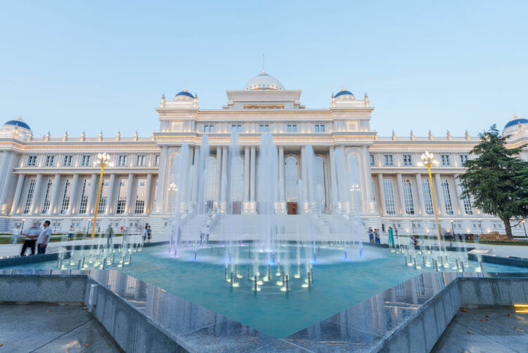 第1視點(diǎn)丨這兩座大樓，見證著中塔友誼