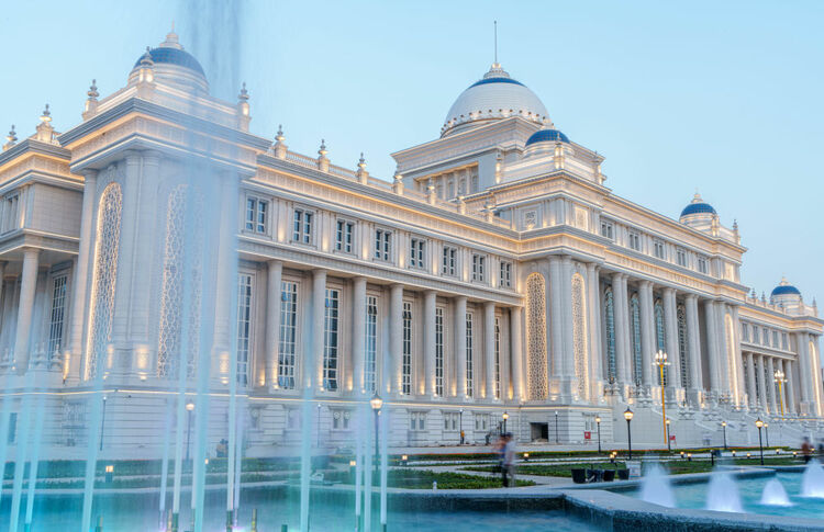 第1視點(diǎn)丨這兩座大樓，見證著中塔友誼