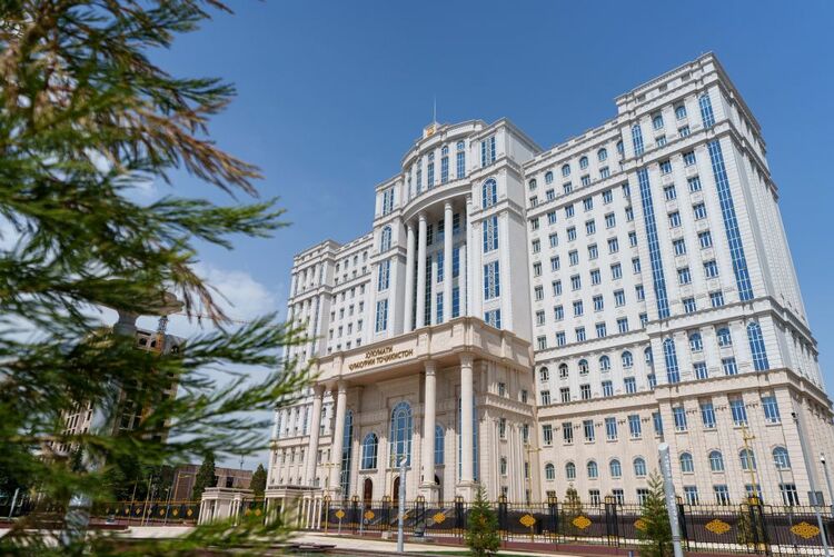 第1視點(diǎn)丨這兩座大樓，見證著中塔友誼