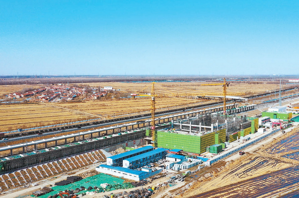 2月26日拍攝的建設(shè)中的京濱鐵路周良站（無人機照片）。