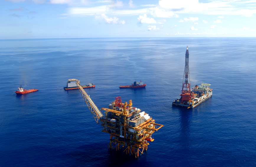 渤海油田累計生產(chǎn)油氣當(dāng)量超5億噸。賈磊攝