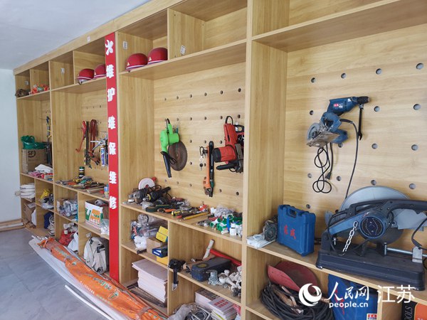 “荷樂益家”器材保管室。人民網(wǎng) 張瀚天攝