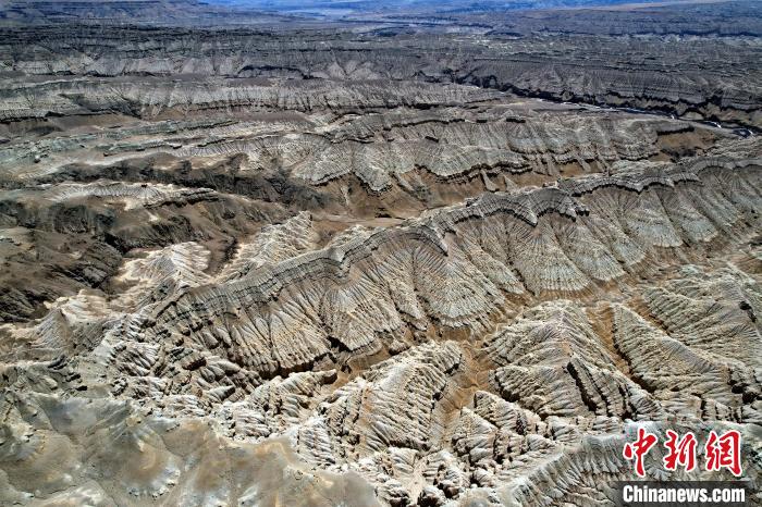 4月5日，西藏阿里札達(dá)土林。(無人機(jī)照片) 李林 攝