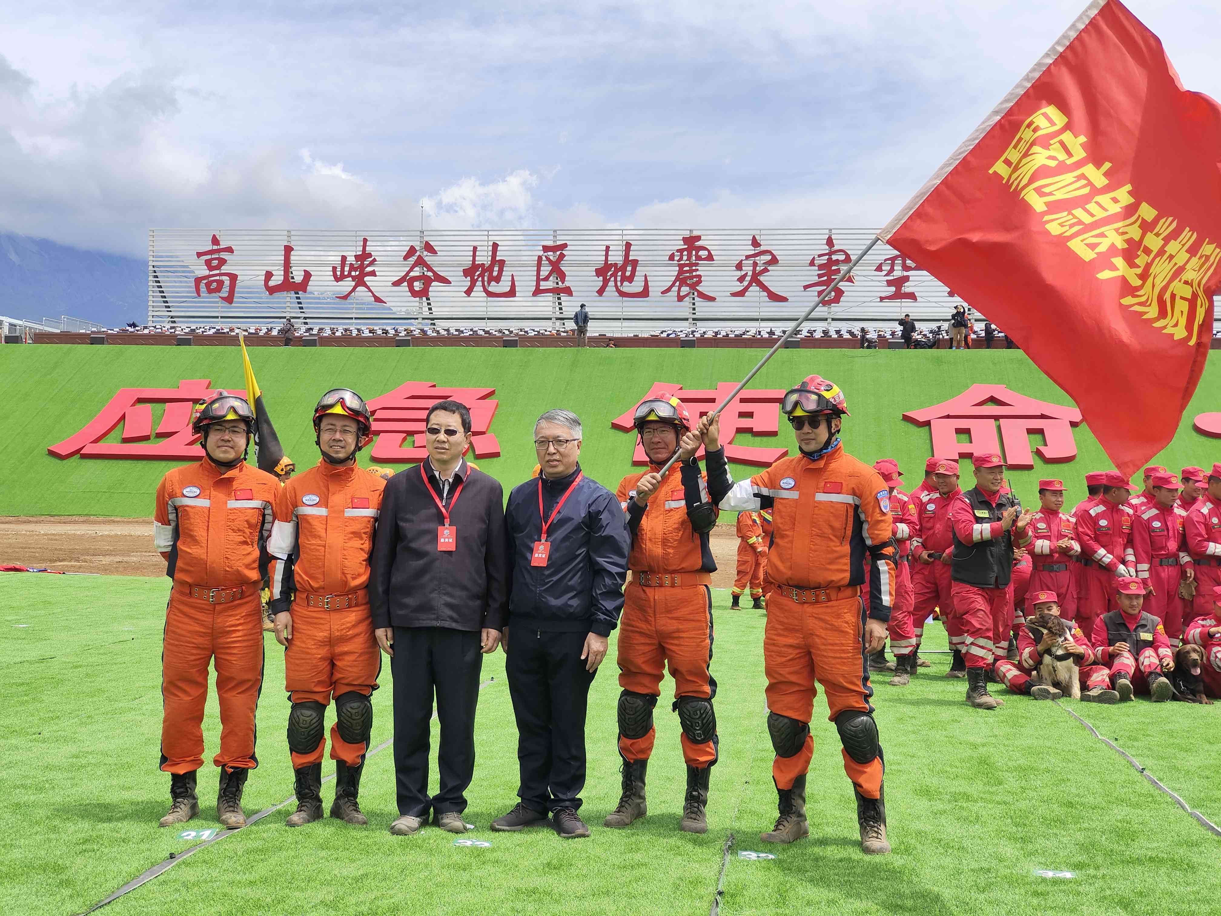 呂國忠以總領(lǐng)隊身份，帶領(lǐng)國家應(yīng)急醫(yī)學(xué)救援隊演練。受訪者供圖