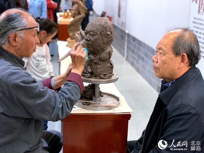 “魅力非遺，情系京西”北京地區(qū)非遺表演創(chuàng)作展開幕。人民網(wǎng) 孟竹 攝