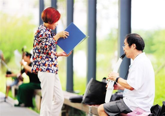 美舍河鳳翔濕地公園成為市民休閑的好去處。 南國都市報(bào)記者 汪承賢 攝