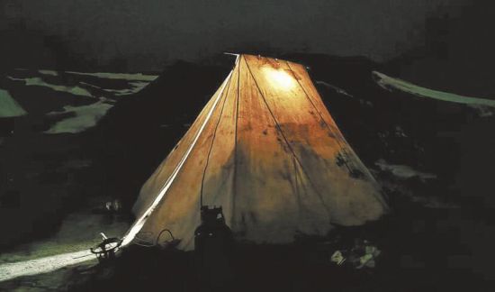 卓乃湖受困?？煽晌骼锕芾硖庂Y料圖片