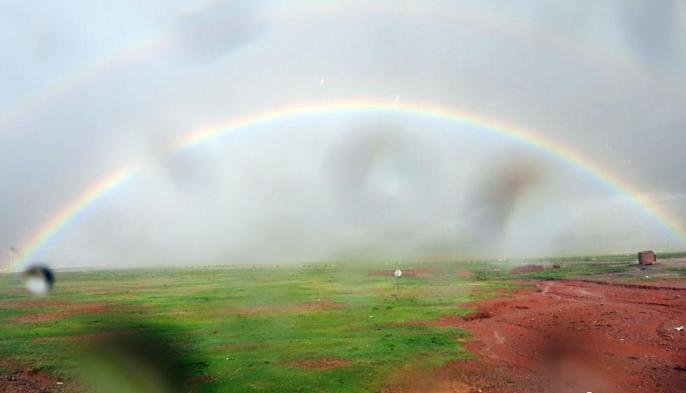 科考隊員在茲格塘錯采樣返程途中，高原風雨彩虹送行?！?lt;a target='_blank' ><p  align=