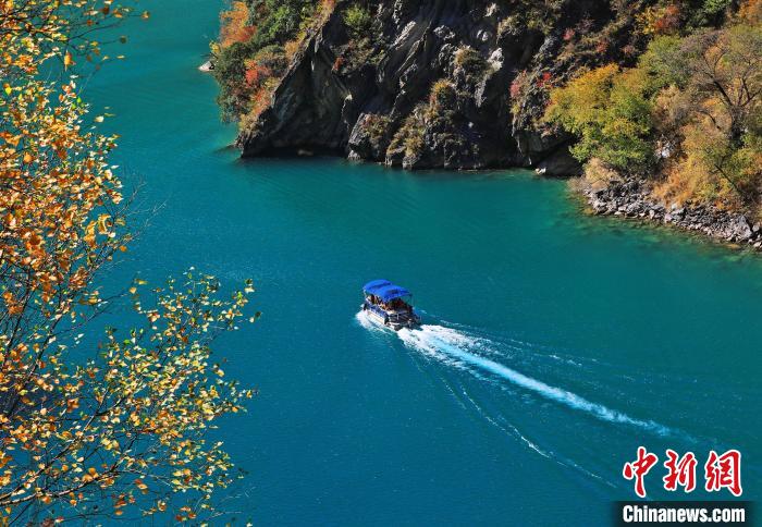 松坪溝風(fēng)光?！『吻搴?攝