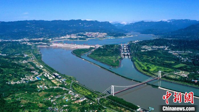 2022年夏季三峽工程為中下游補(bǔ)水。(資料圖) 湯偉 攝