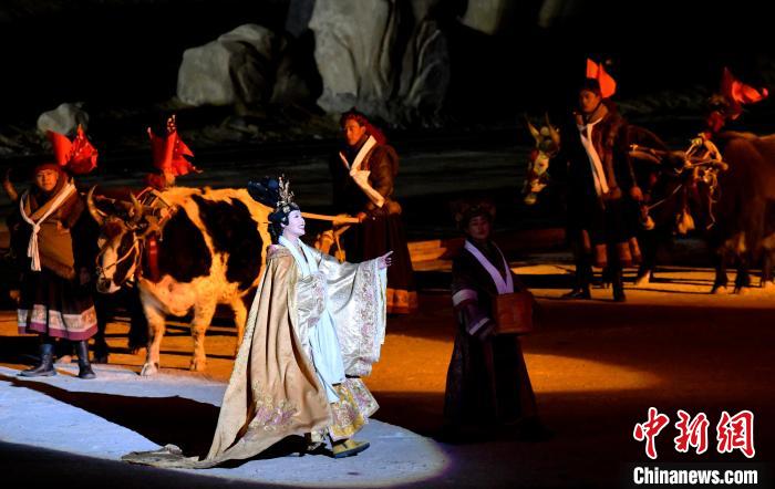 3月17日，西藏拉薩，《文成公主》大型史詩劇演出現(xiàn)場?！±盍?攝