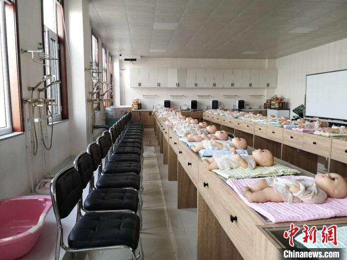 由人社部重點幫扶打造的“天鎮(zhèn)保姆”，已成為全國知名的勞務(wù)輸出品牌?！》尔惙?攝