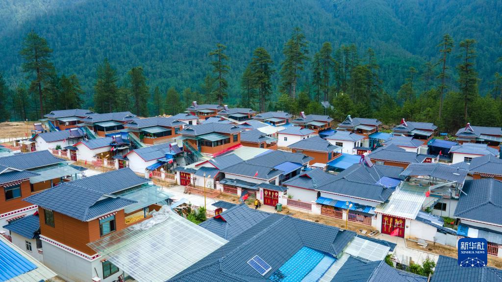 西藏林芝：易地搬遷，迎來(lái)幸福新生活