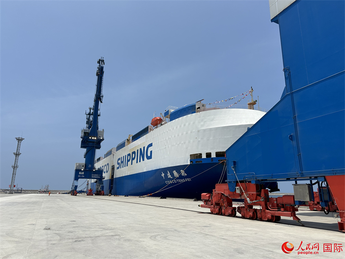 當?shù)貢r間11月15日，停靠在錢凱港的船只。人民網(wǎng)記者 周雨攝