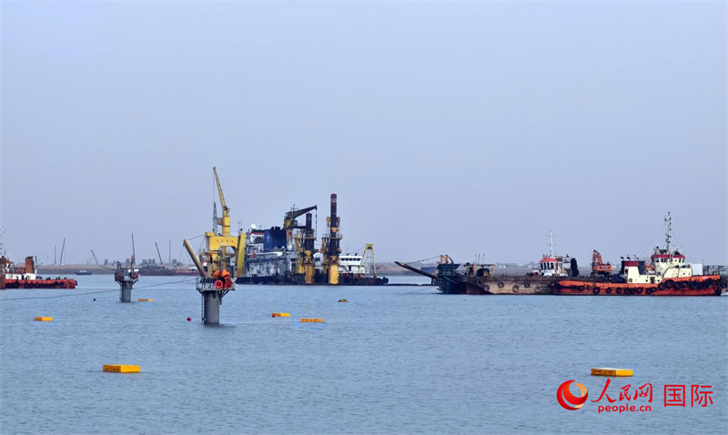 祖拜爾海底隧道施工場景。人民網(wǎng)記者管克江攝