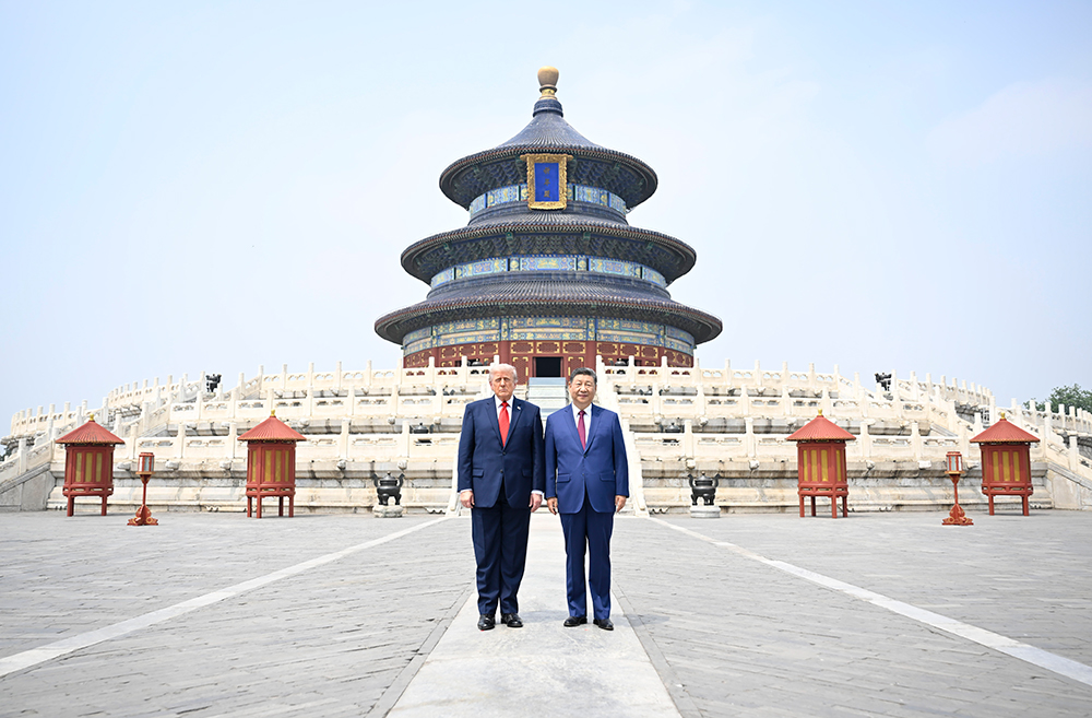 5月14日，國(guó)家主席習(xí)近平同來(lái)華進(jìn)行國(guó)事訪問(wèn)的美國(guó)總統(tǒng)特朗普參觀天壇。兩國(guó)元首在祈年殿廣場(chǎng)合影。