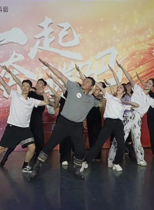 講好中華民族共同體故事，讓網絡“連心”更“聚心”