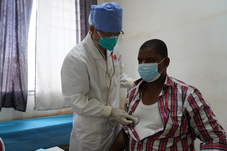 第20批援中非中國醫(yī)療隊:不以山海為遠(yuǎn) 傳播仁心仁術(shù)