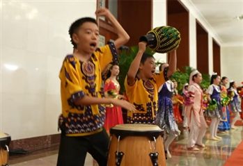 拉片看！從億點細節(jié)看懂中非情誼