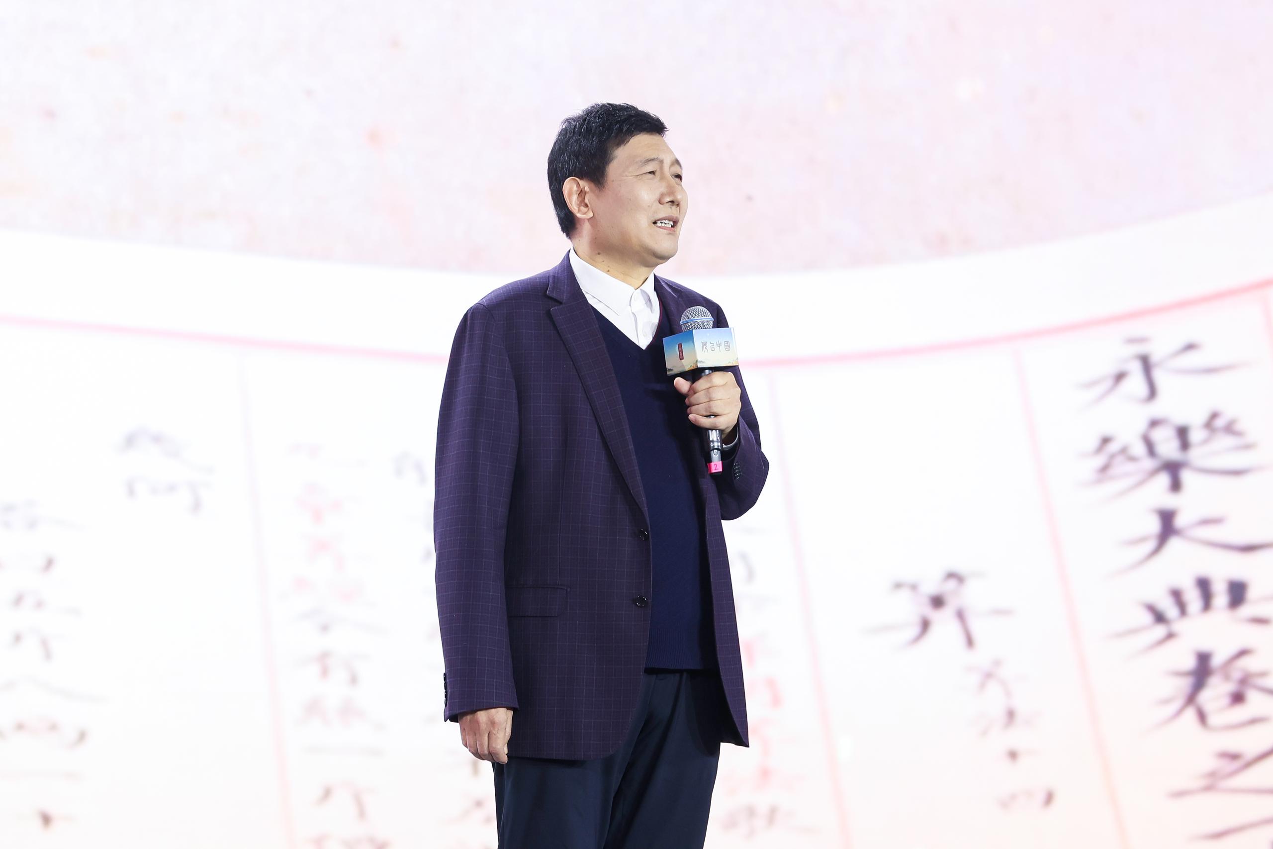 山東大學(xué)文學(xué)院講席教授、《文史哲》主編杜澤遜。人民視頻供圖